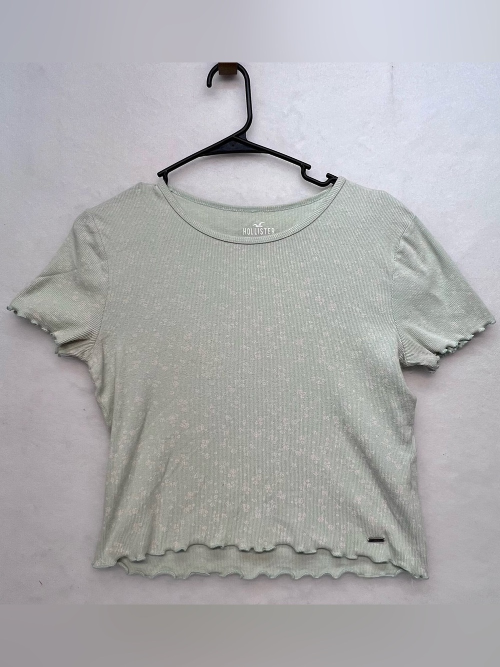 Hollister Green Floral Ripped‎ baby tee, M